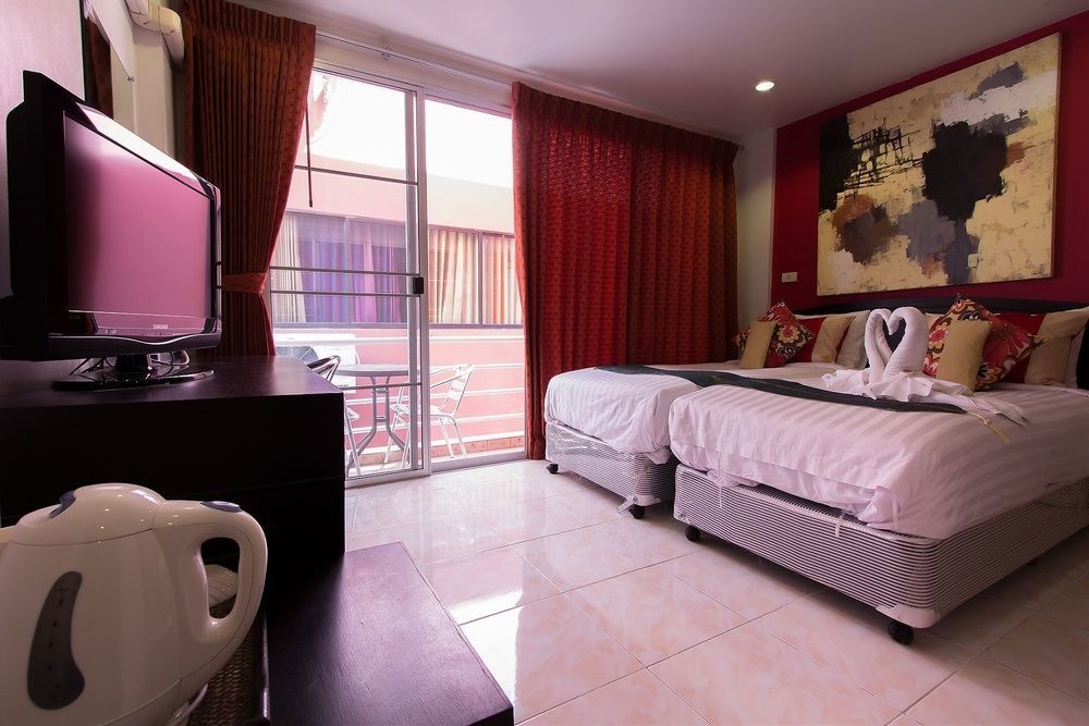 Hotel Cool Sea House à Patong Extérieur photo